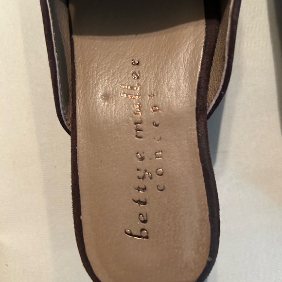 Women’s Bettye Muller Concept Beckett Mule Slip on Loafers (brown) size 6 - Picture 9 of 10